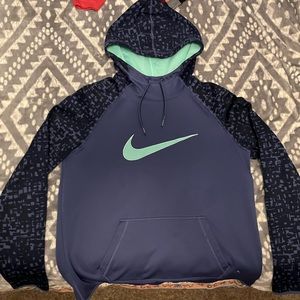 Nike Dri-Fit Medium Hoodie